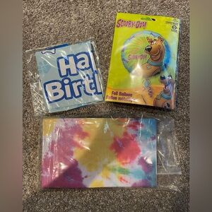 Scooby doo birthday balloons and 8 party bags